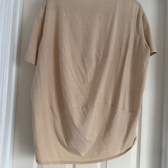 Lululemon basic tee - Picture 4 of 4